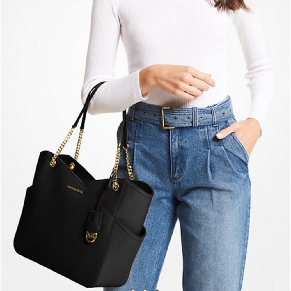 MICHAEL KORS
Jet Set Large Saffiano Leather XCHAIN Shoulder Bag BLACK COLOR